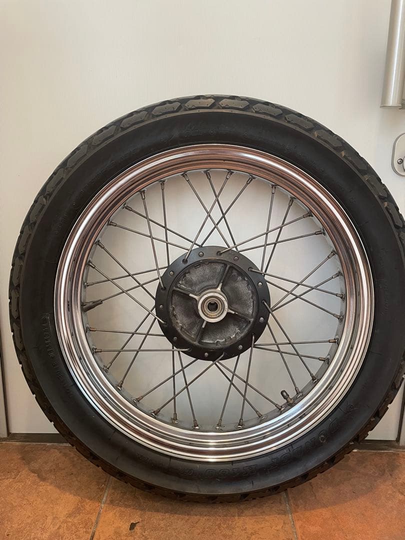 グラストラッカー18インチ スポークホイール