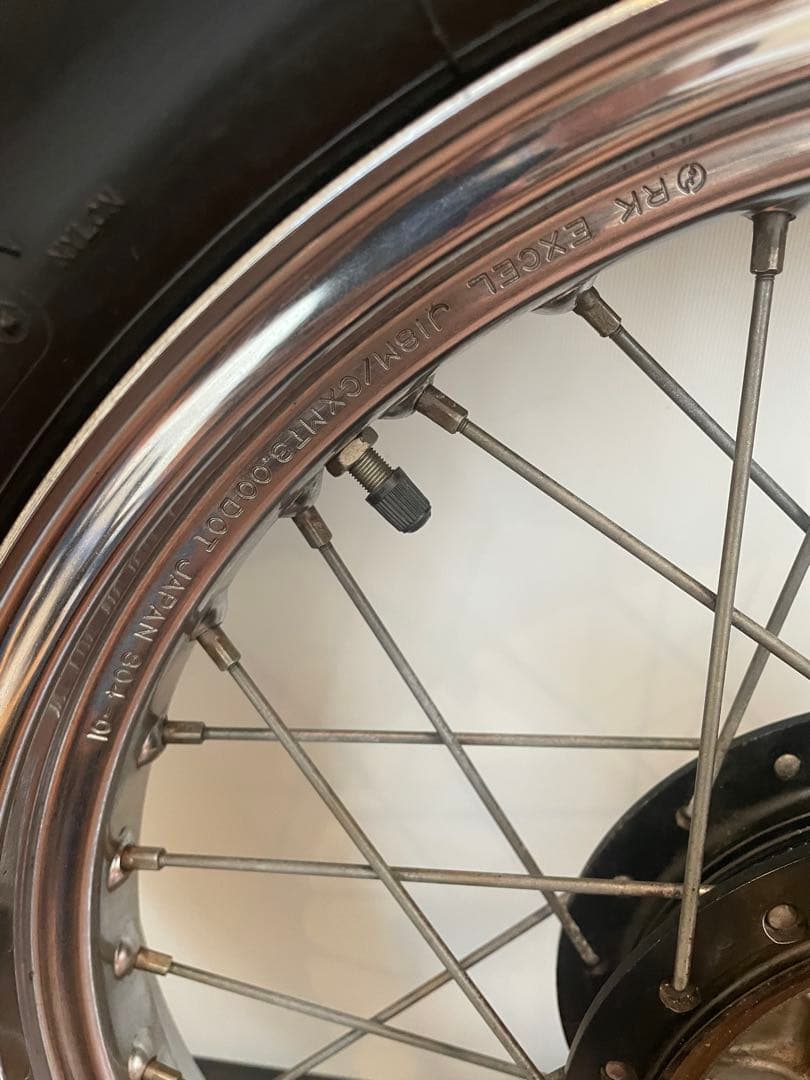 グラストラッカー18インチ スポークホイール