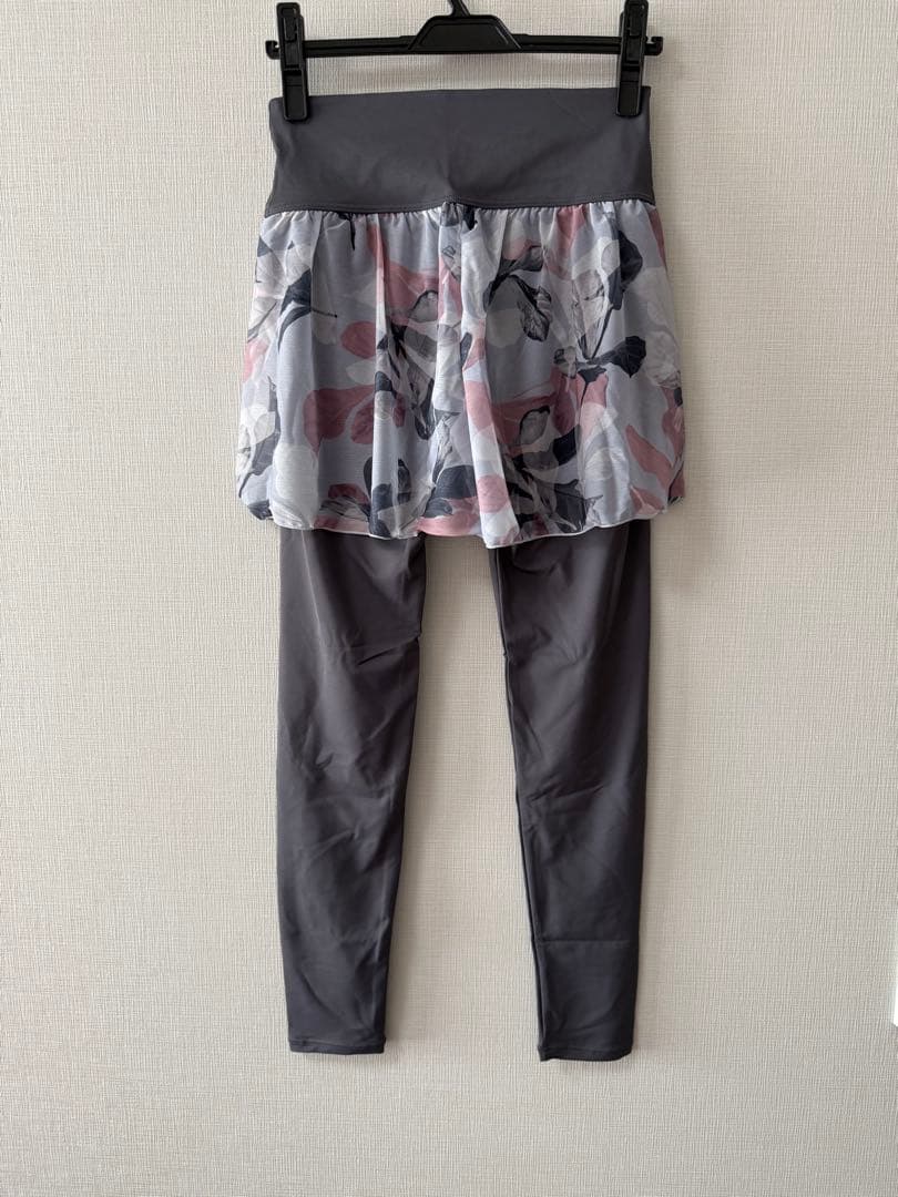 新品Chacott チャコット★ショートパンツ付きレギンス M美品