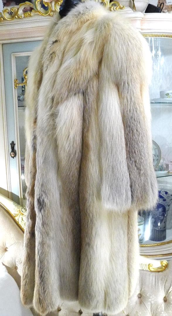 超お買い得【EMBA】超高級プラチナFOXfurロングコート(登録ナンバー付）◇