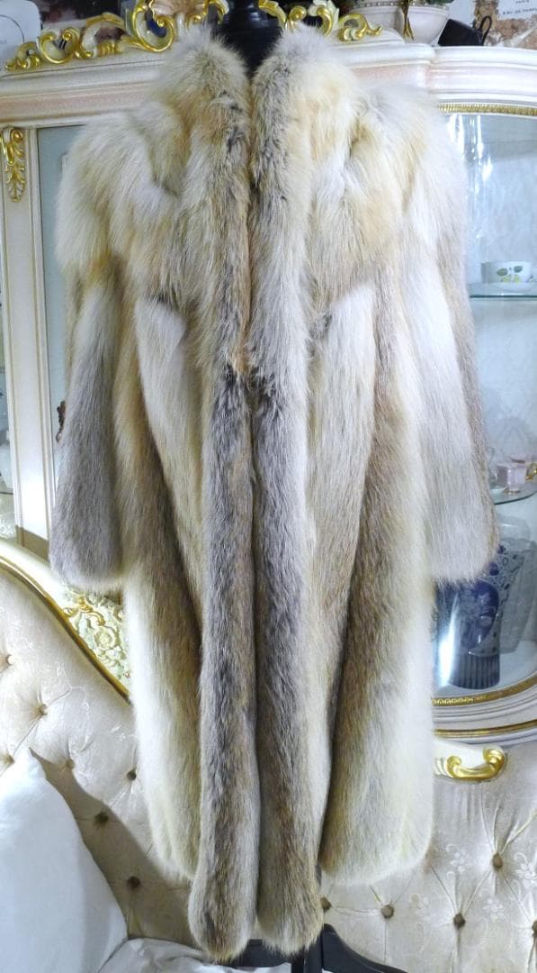 超お買い得【EMBA】超高級プラチナFOXfurロングコート(登録ナンバー付）◇