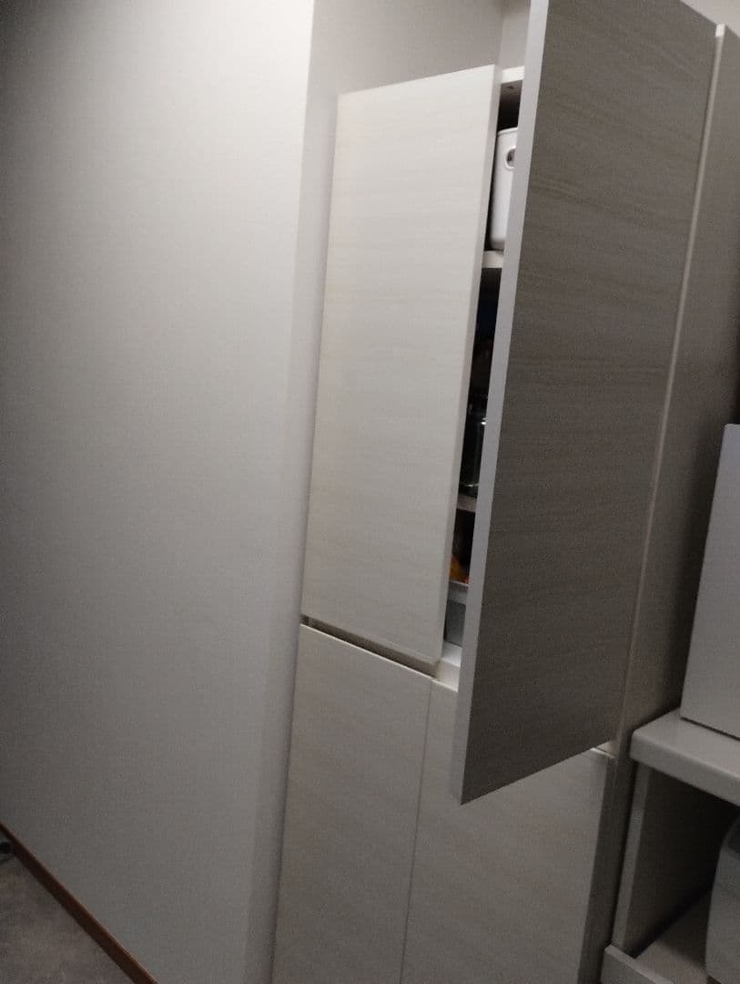 木目調ホワイト4ドア収納キャビネットサイズ 幅60×奥行41.6×高さ180cm