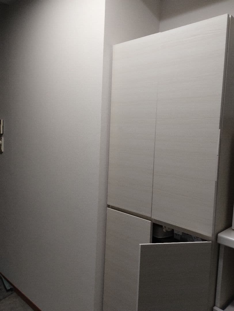 木目調ホワイト4ドア収納キャビネットサイズ 幅60×奥行41.6×高さ180cm