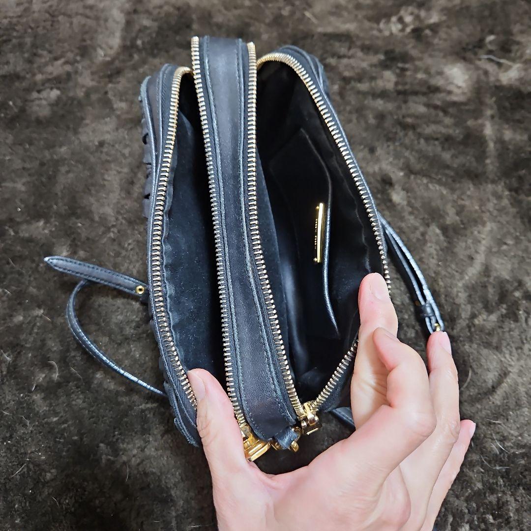 MIU MIU　マテラッセ　ブラック　ショルダー