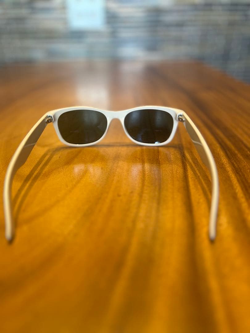 美品　イタリア製　Ray-Ban RB2132 ニューウェイファーラー　レイバン