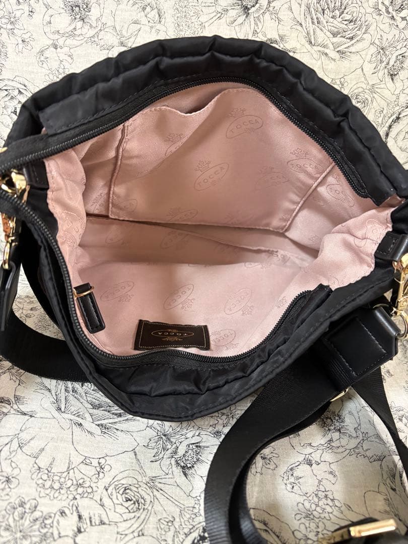 トッカ　FRILL POCHETTE ポシェット　ブラック