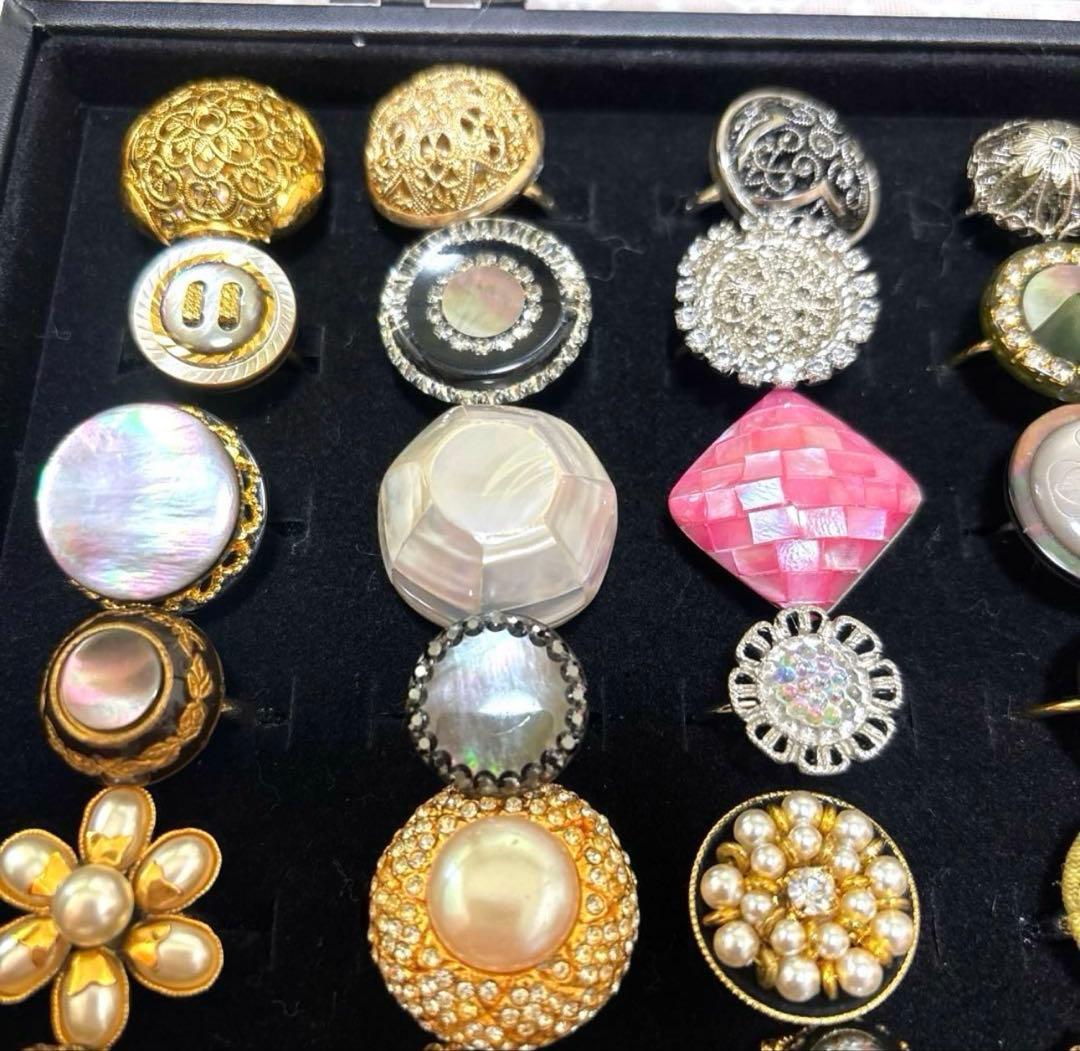 ヴィンテージ　アンティーク　西ドイツ　W.GERMANY 装飾ボタン リング