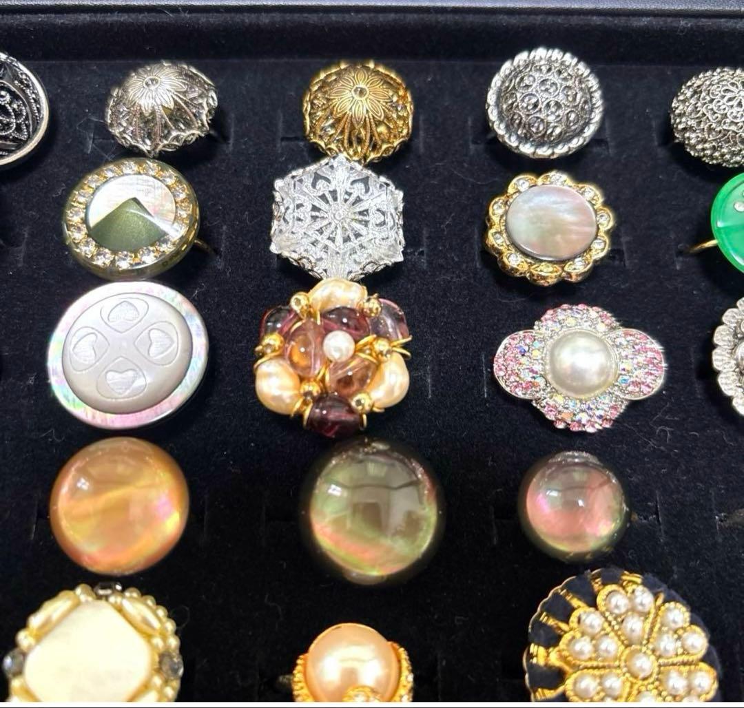 ヴィンテージ　アンティーク　西ドイツ　W.GERMANY 装飾ボタン リング