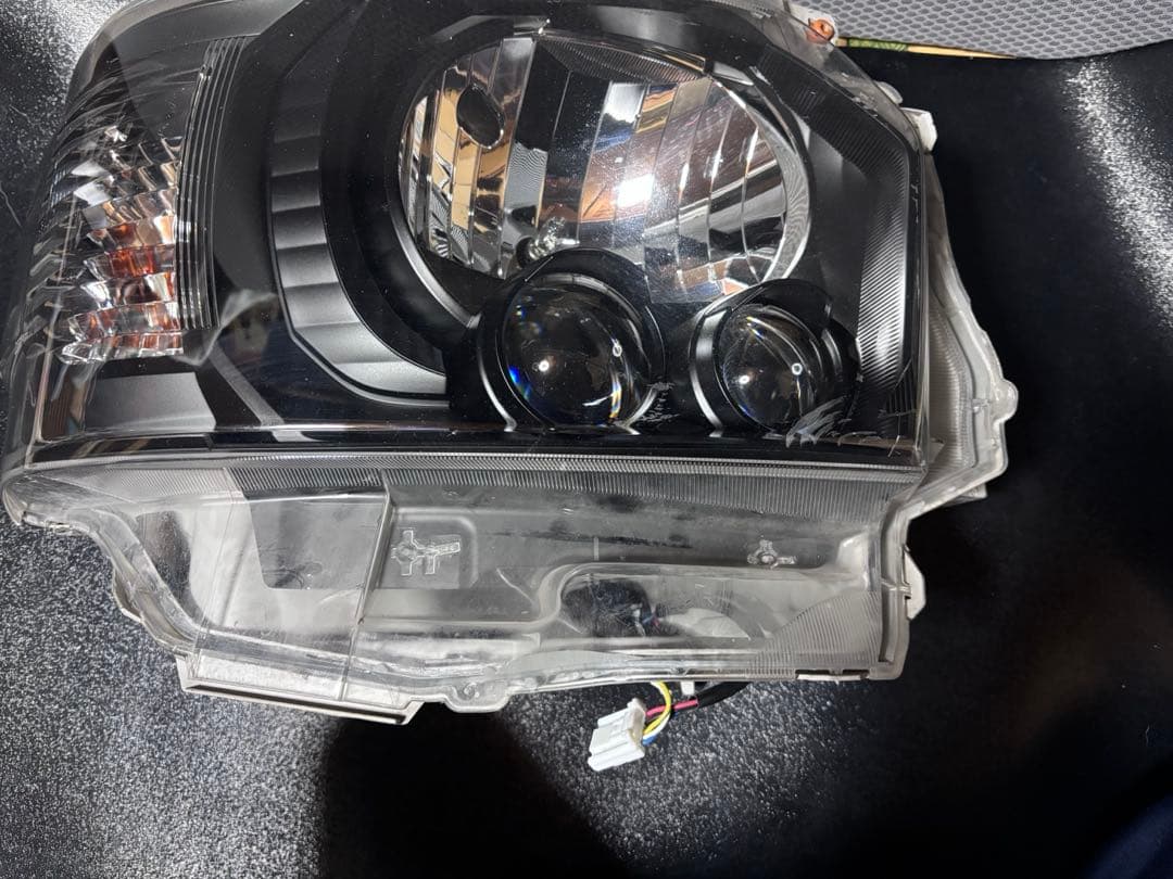 ハイエース　ヘッドライト　6型　インナーブラック