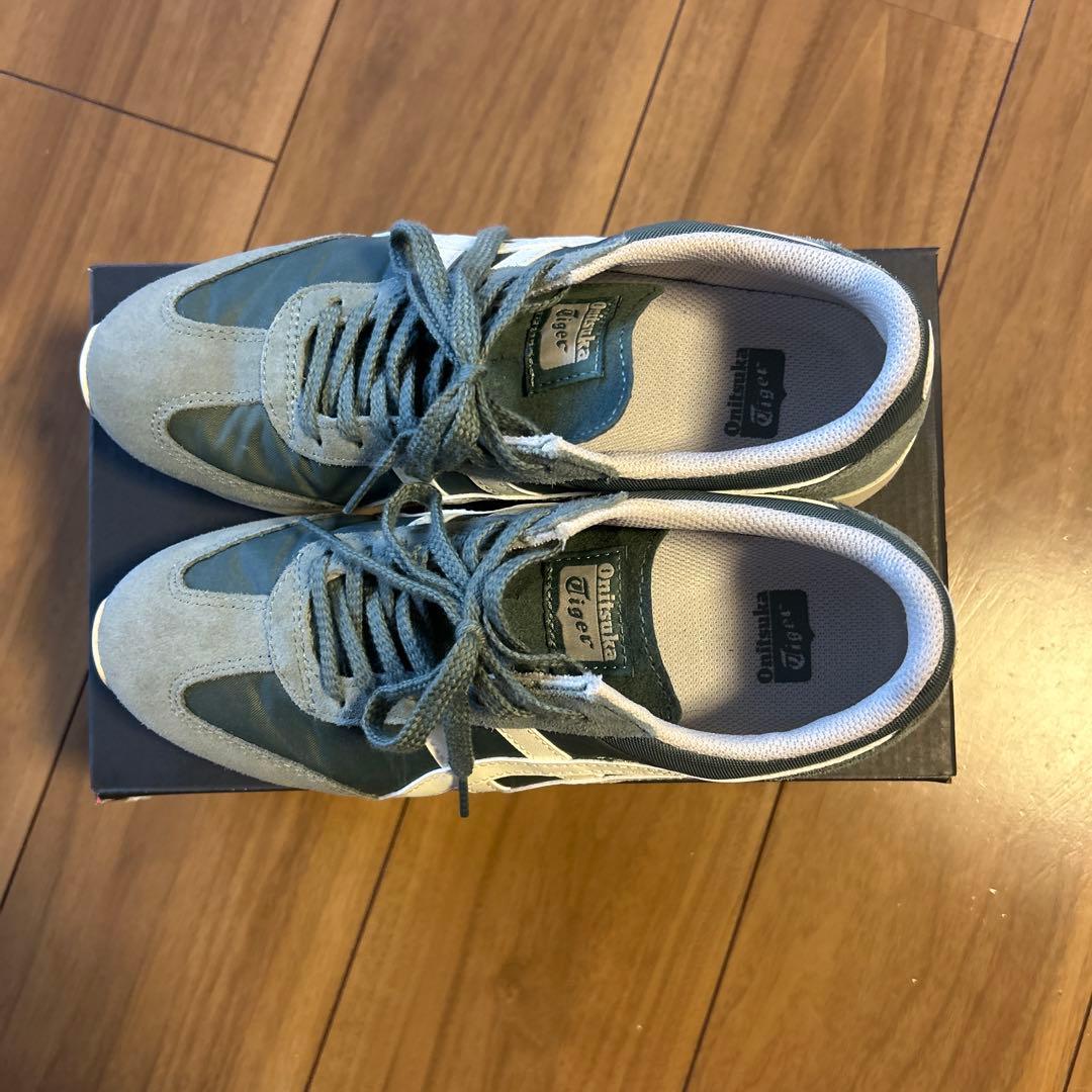 ASICS Onitsuka Tigerグレー/ホワイト ランニングシューズ