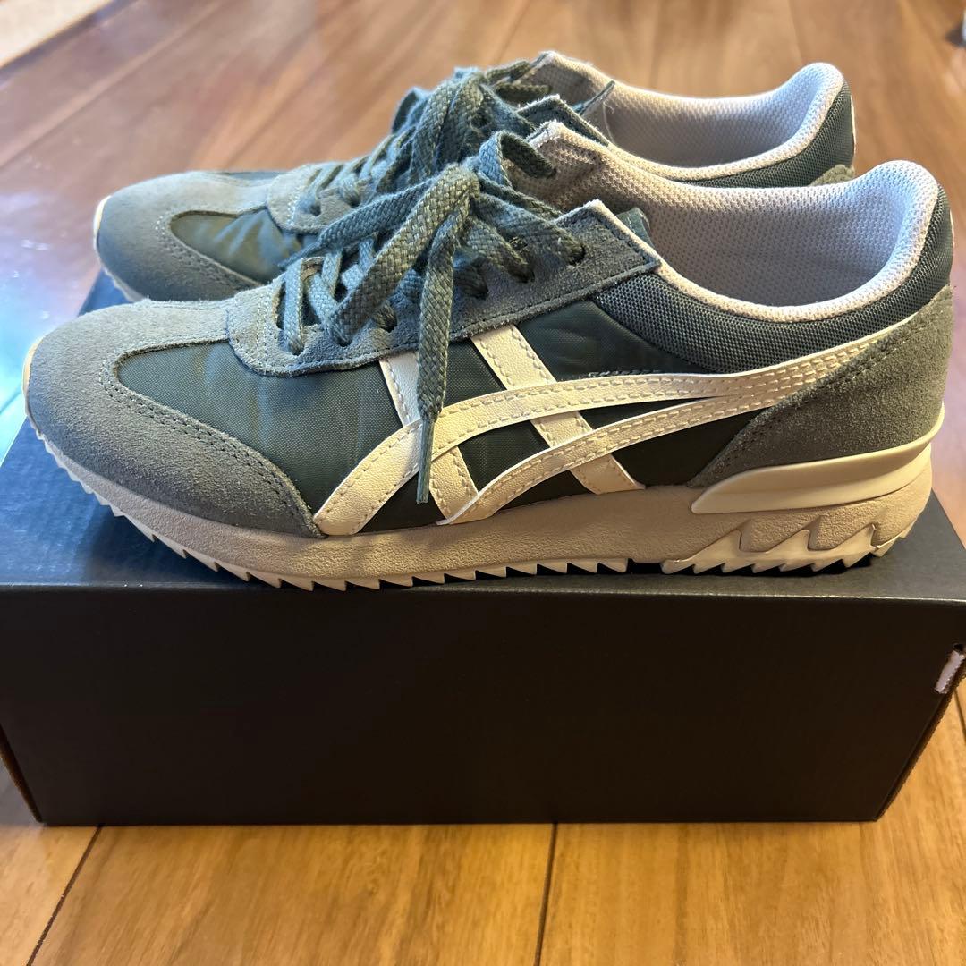 ASICS Onitsuka Tigerグレー/ホワイト ランニングシューズ