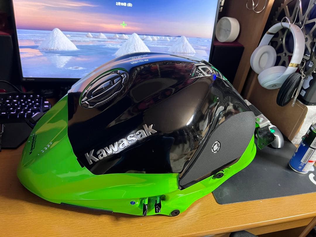 し*ん様 zx25r ガソリンタンク