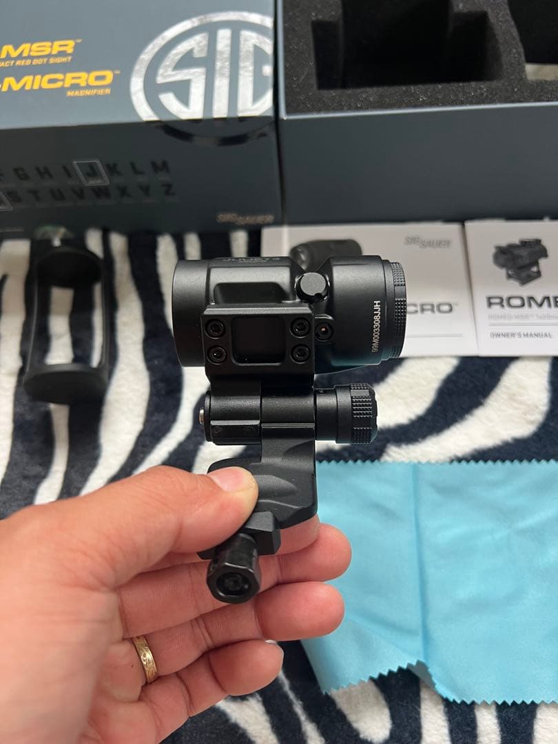 実物ほぼ未使用品SIG SAUER ダットサイト+マグニファイア