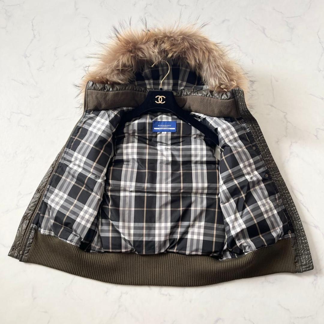 バーバリーブルーレーベル ノバチェック ファー付 ダウンベスト カーキ 緑 M