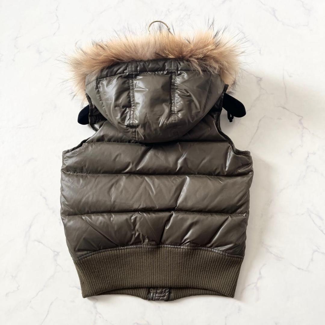 バーバリーブルーレーベル ノバチェック ファー付 ダウンベスト カーキ 緑 M