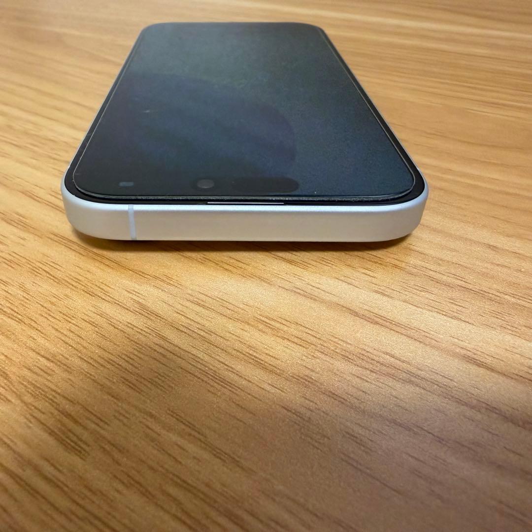 【美品✨】iPhone 16 256 GB ホワイト ケース・保護フィルム付き