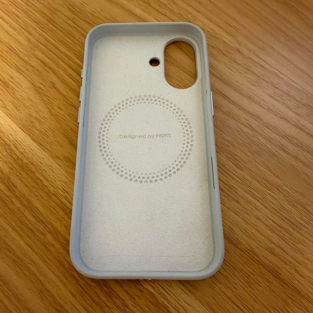 【美品✨】iPhone 16 256 GB ホワイト ケース・保護フィルム付き