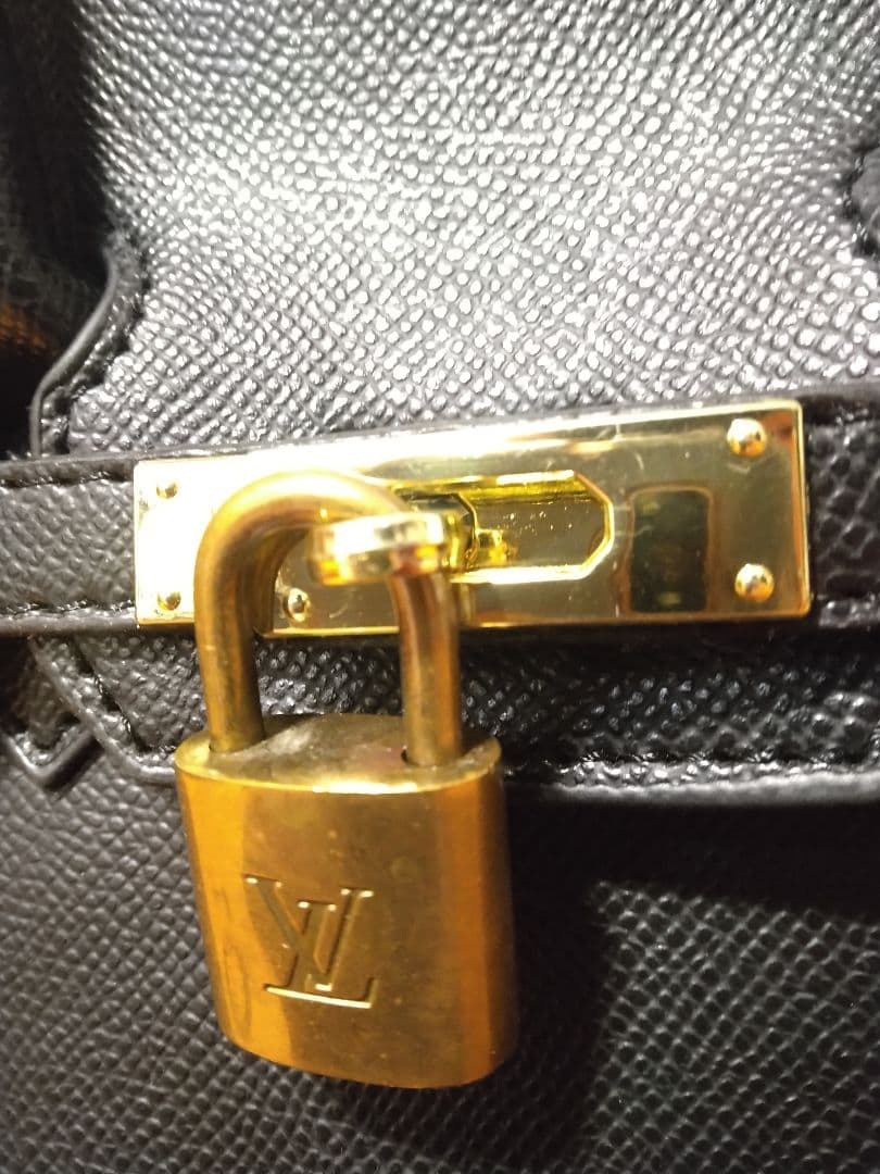 ルイヴィトン南京錠＋おまけノーブランドトートバッグ２５size黒＋ゴールド