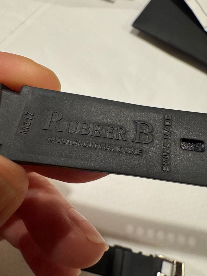 Rubber B ロレックス・ヨットマスター35ミリ用ラバーベルト ブラック