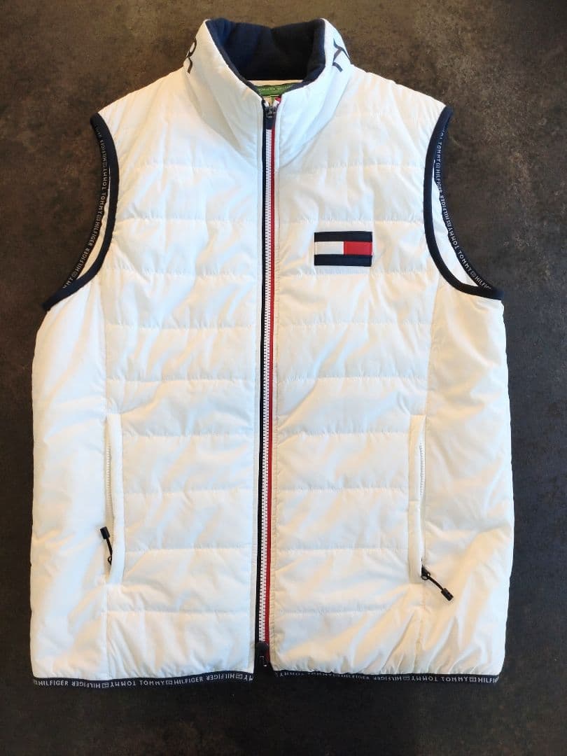 トミーヒルフィガーゴルフ 中綿ベスト ホワイト ペアコーデ