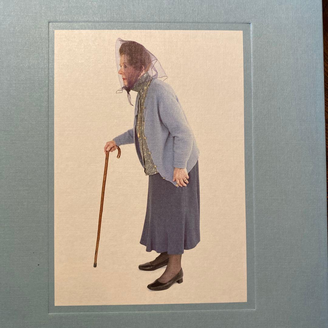 アート・デザイン・音楽 The grannny Alpharbet by Tim Walker