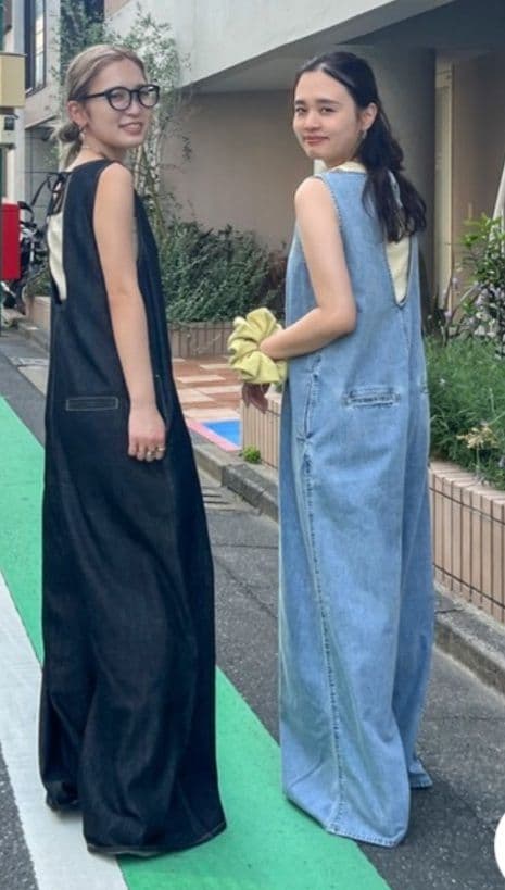 バックオープンデニムサロペット