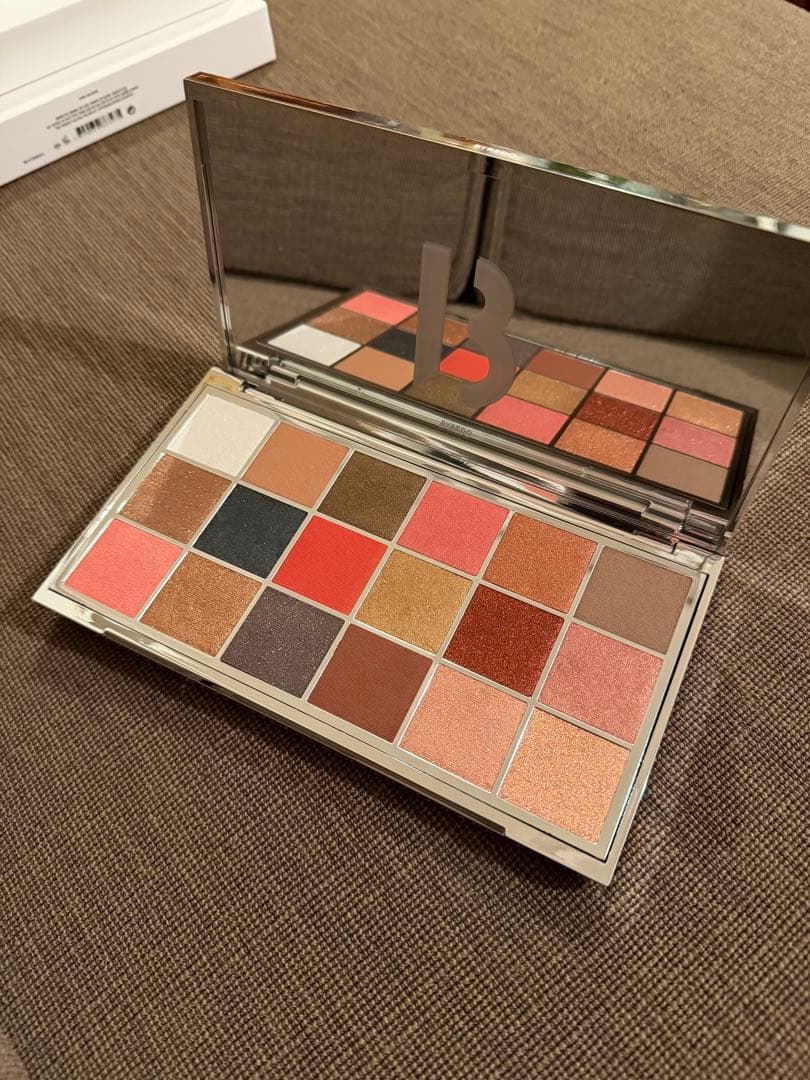 【新品未使用】BYREDO フローラハラハリ アイシャドウパレット