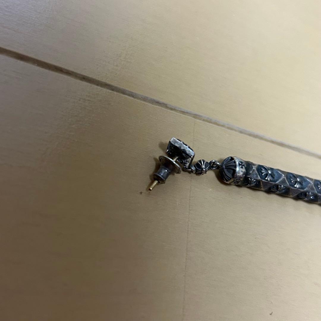 【CHROME HEARTS(クロムハーツ)】ダングルピラミッドプラスピアス