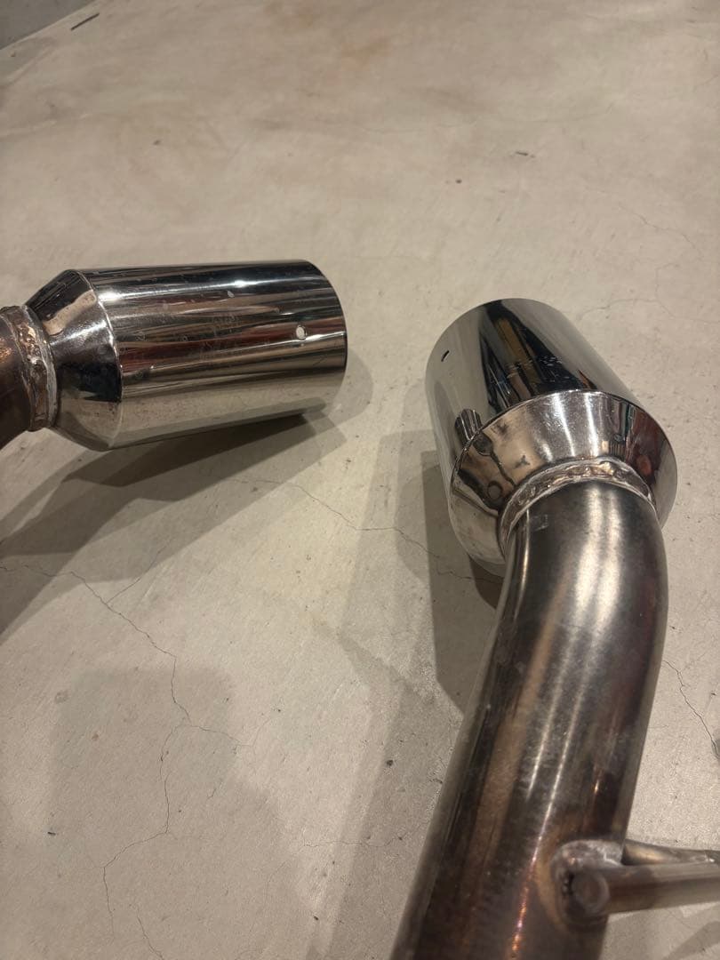 ぱ*ん様 z34社外マフラー 左右出し ZSS