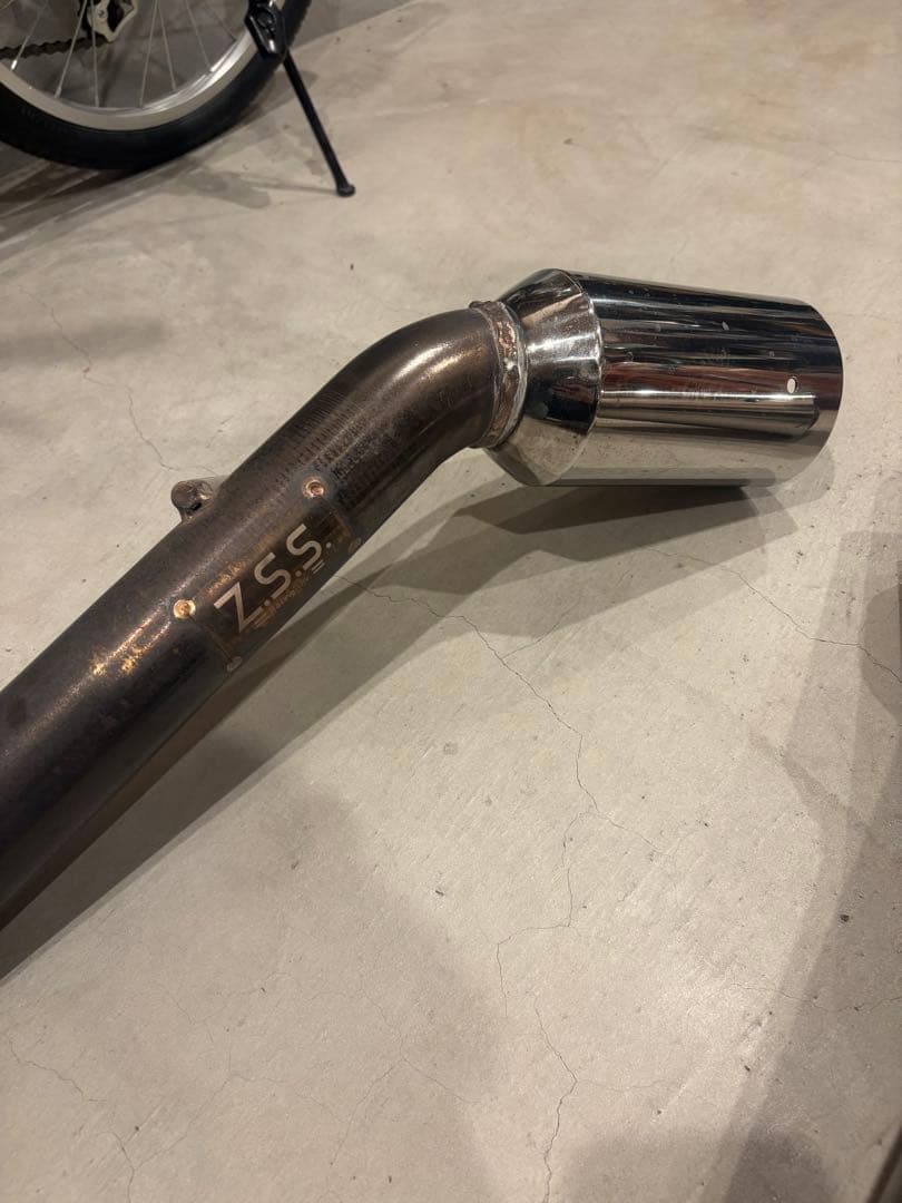 ぱ*ん様 z34社外マフラー 左右出し ZSS