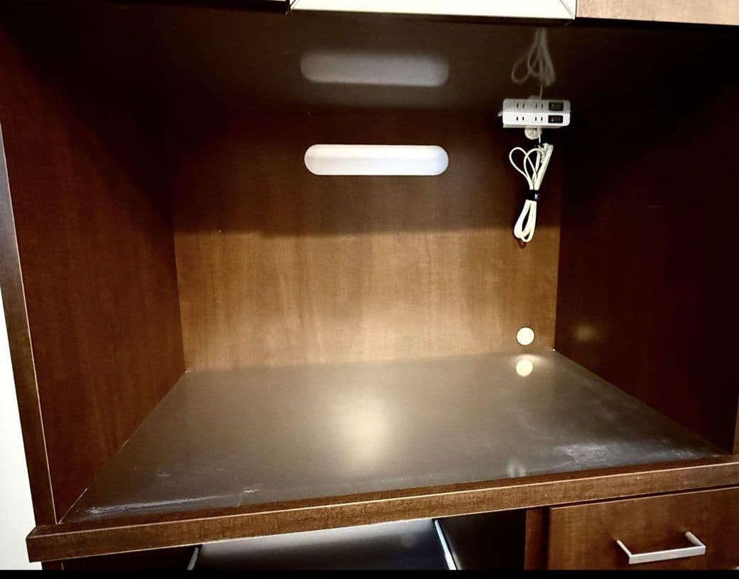 B-COMPANYビーカンパニー人気木製食器棚 ウォルナットブラウンガラス扉付き