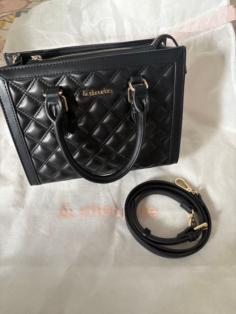 &chouette キルティングスクエアバッグ