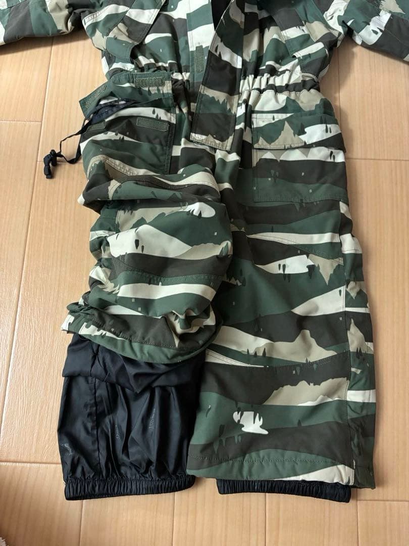 The North Face 子ども用スキーウェア 迷彩