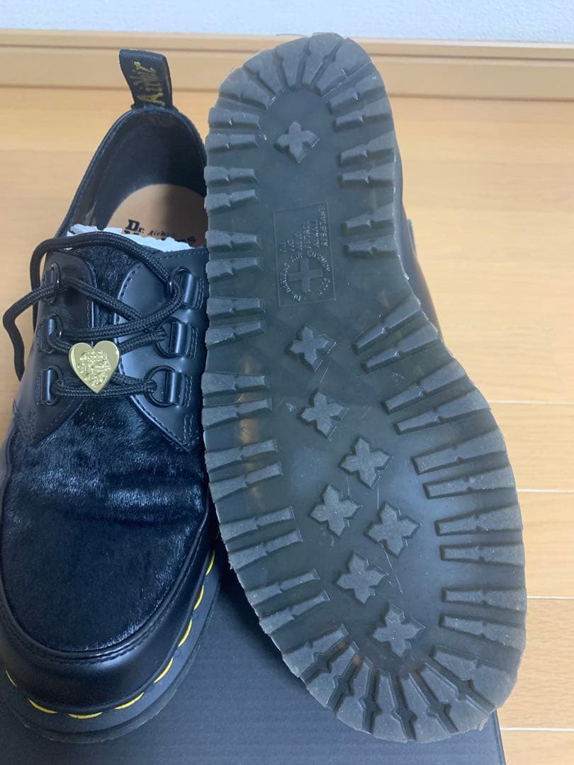 流通量少　ガールズドントクライ　ドクターマーチン　27センチ
