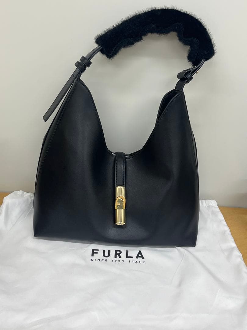 FURLA GOCCIA ショルダーバッグ M