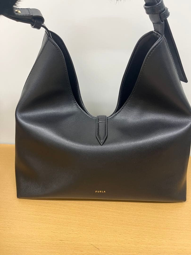 FURLA GOCCIA ショルダーバッグ M