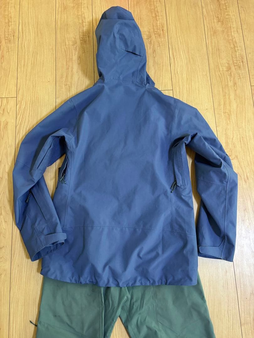 Patagonia レディース スノーボードウェア