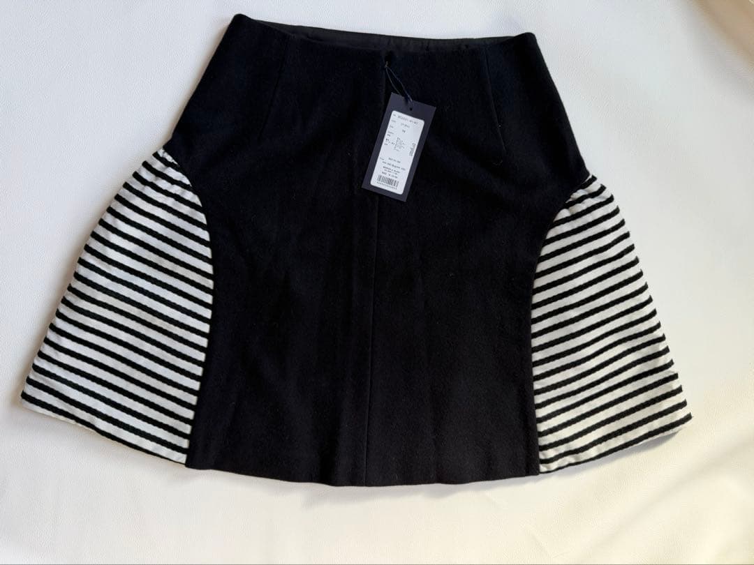 【新品未使用】タグ付きボーダーズアットバルコニー　膝丈スカート　３８