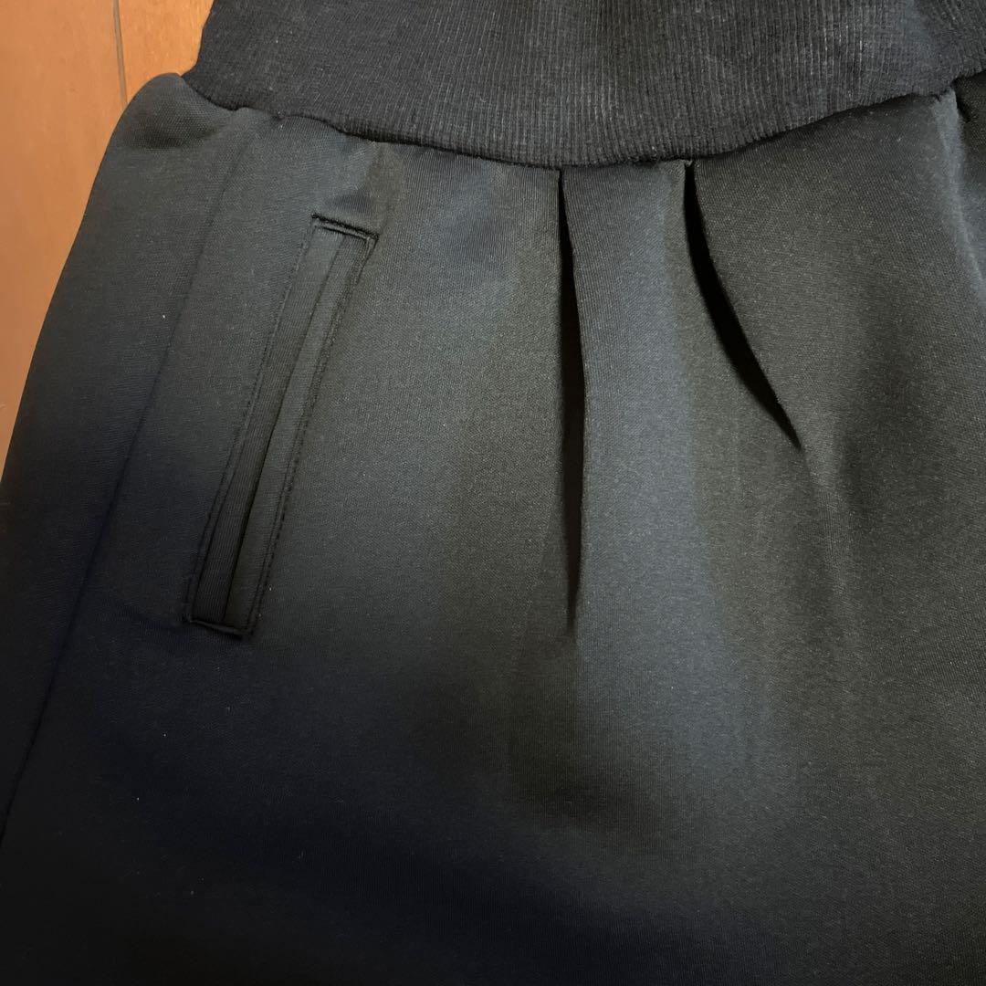 シェリエ　sheller ブラック　プリーツショートパンツ　ウエストゴム