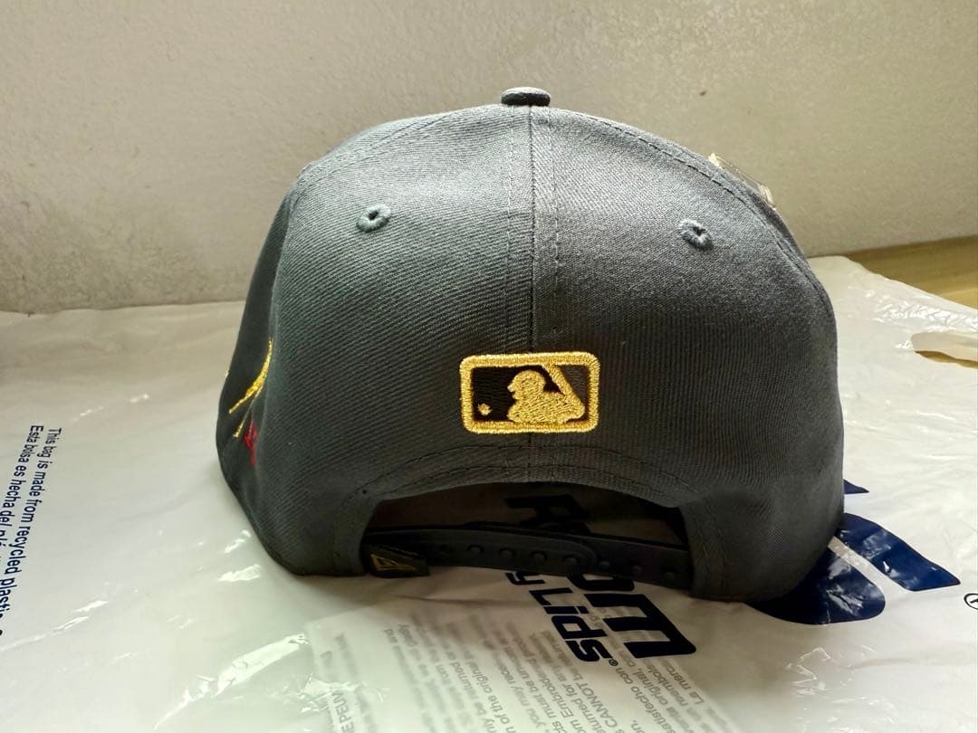 ドジャース　2025 ワールドシリーズ　優勝キャップ 山本由伸サイン刺繍付き