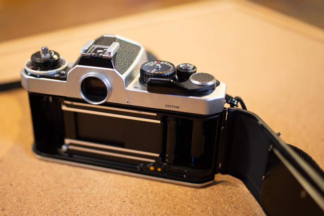 一一様用　Nikon FE2 50、55マクロ、24mmレンズ付　防湿庫保管品