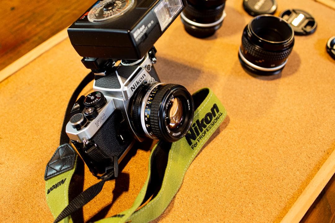 一一様用　Nikon FE2 50、55マクロ、24mmレンズ付　防湿庫保管品