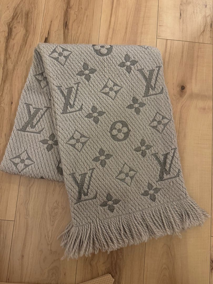Louis Vuitton モノグラムマフラー グレー
