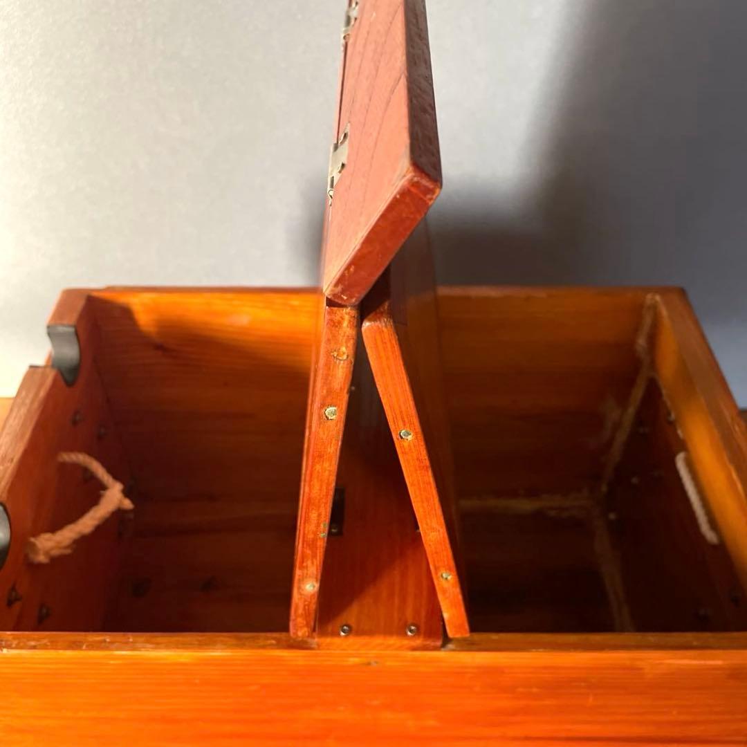 【紀州釣り】　釣り用箱　椅子　2本竿立て付き　木製 蓋付き　クーラーボックス