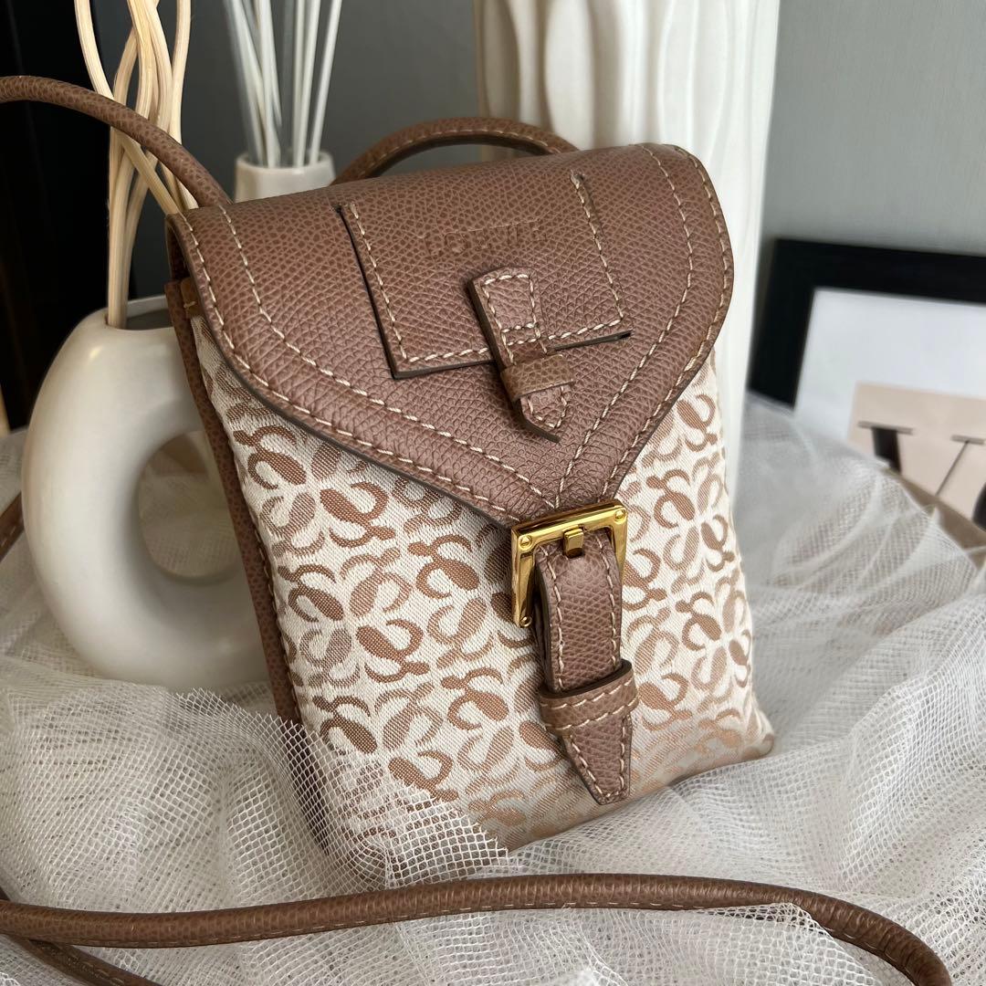 希少 ロエベ LOEWE ミニ ショルダー ポーチ　アナグラム　スマホショルダー