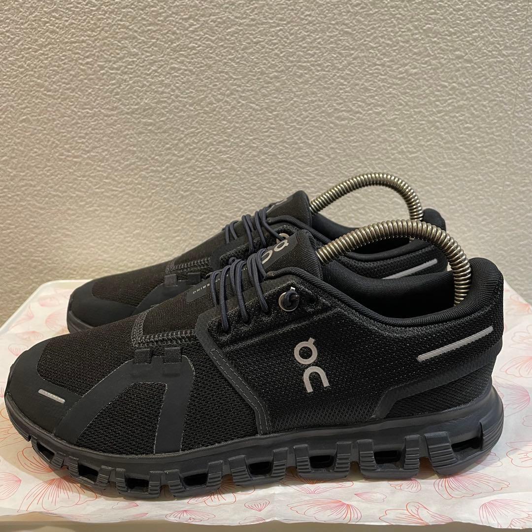 【美品】オンクラウド6(On Cloud 6) レディーススニーカーBK 24㎝