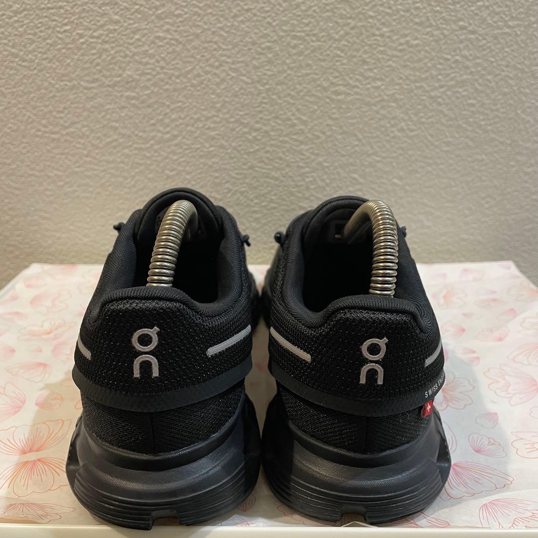 【美品】オンクラウド6(On Cloud 6) レディーススニーカーBK 24㎝