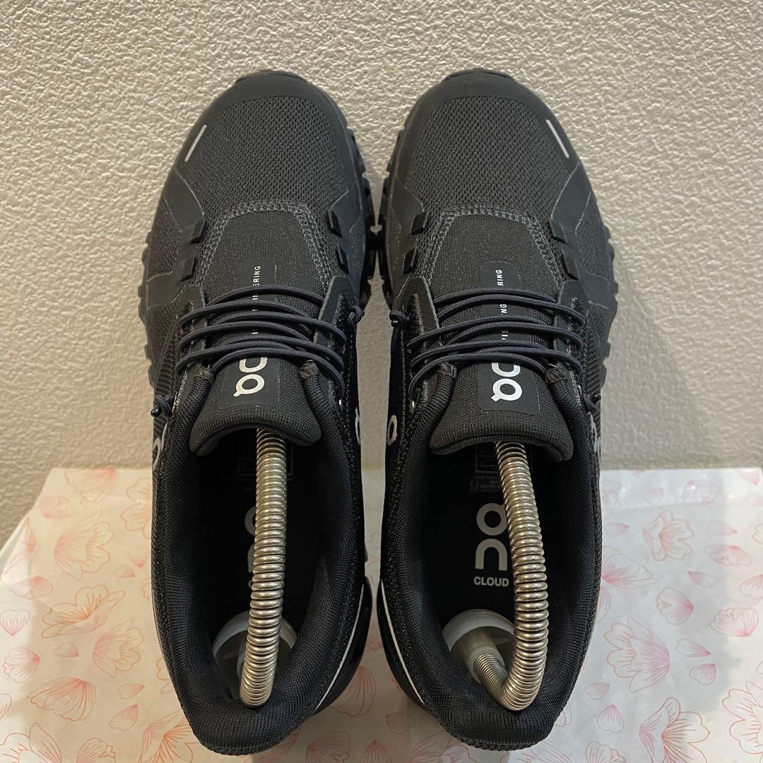 【美品】オンクラウド6(On Cloud 6) レディーススニーカーBK 24㎝