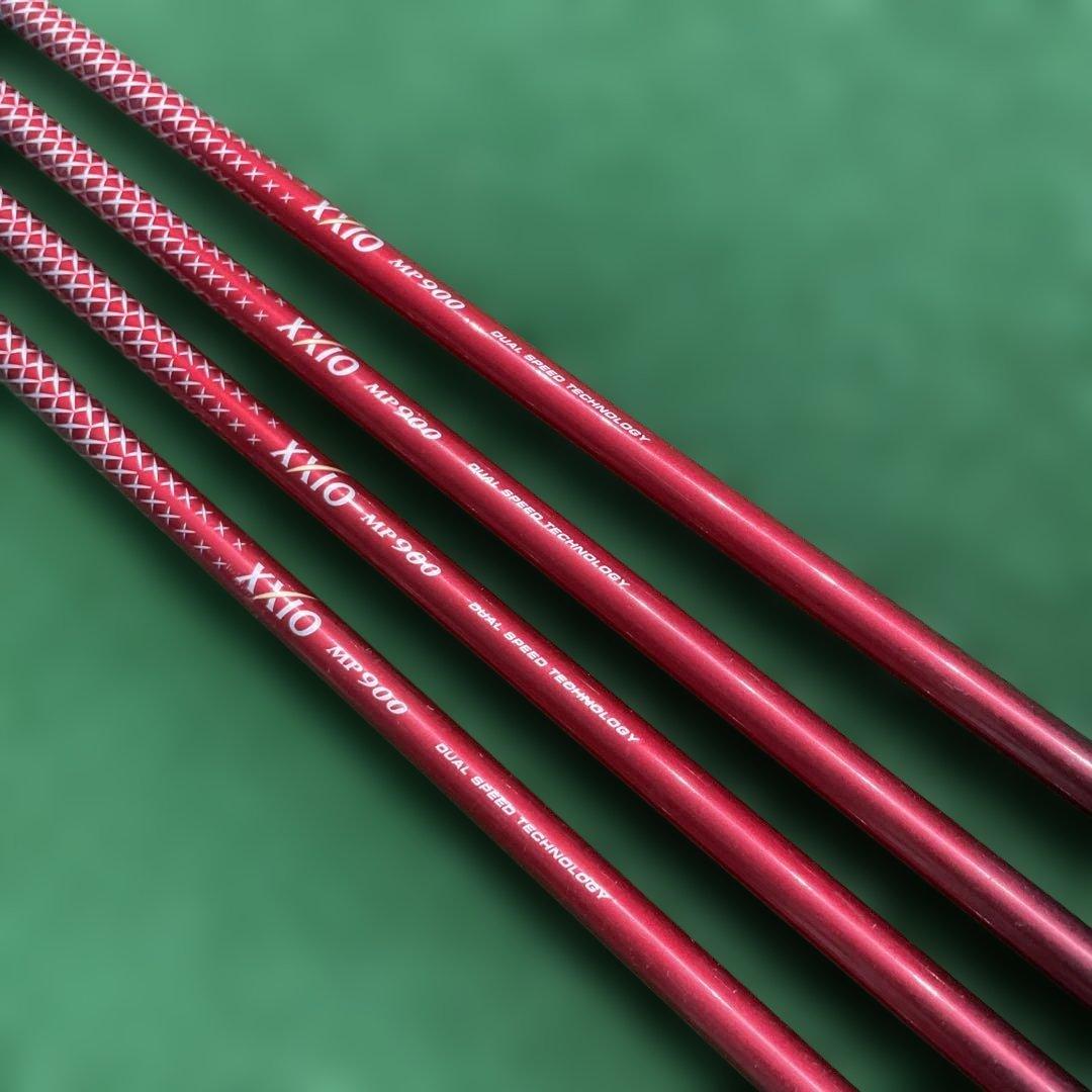 ゼクシオ ナイン　アイアン　4本組　MP900 Rフレックス レッド