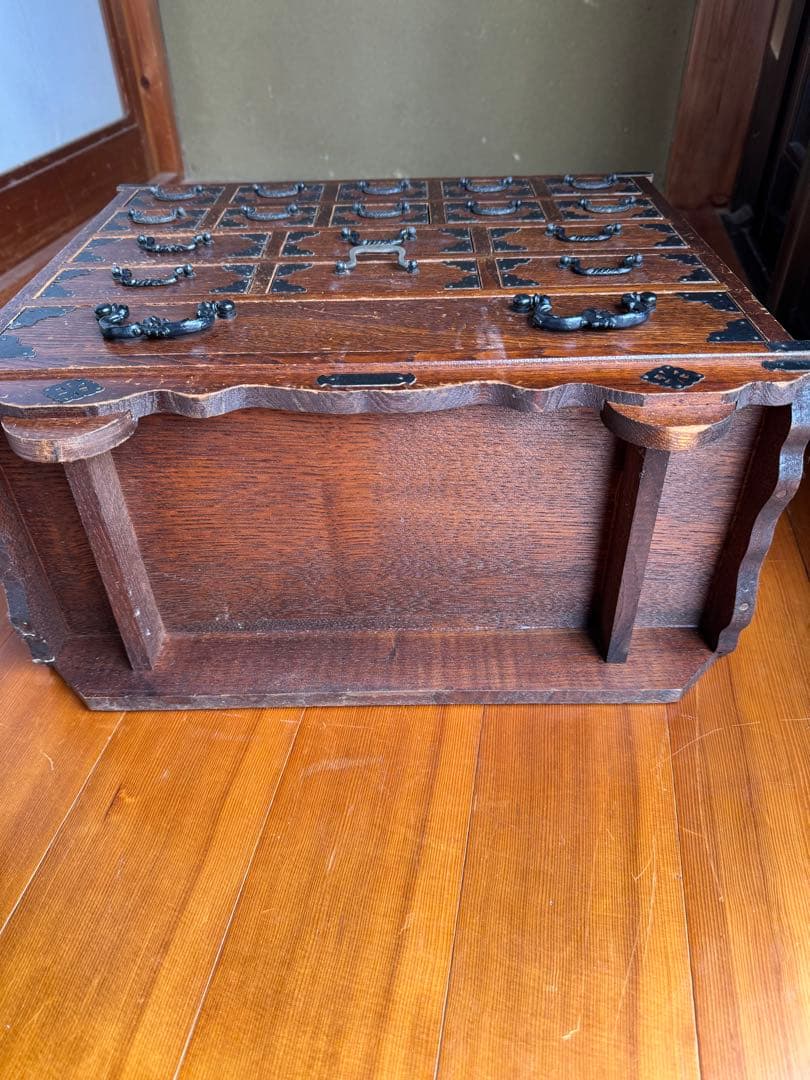 【〜8/31まで値下げ】アンティーク家具　薬箪笥　小物入れ　17引出し